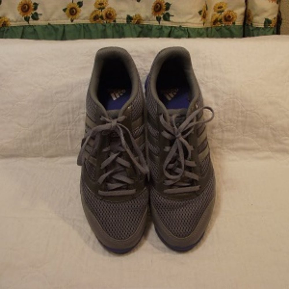 ADIDAS Dual Density Women's runner shoes, Size 9US